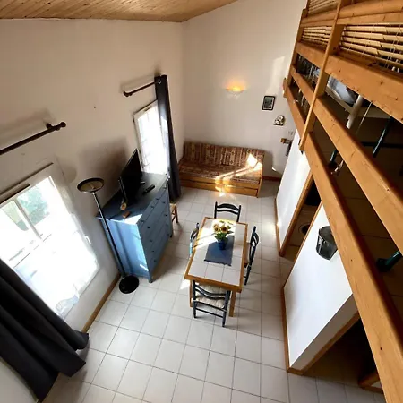 T1 With Mezzanine Bedroom Between Port And Apartment