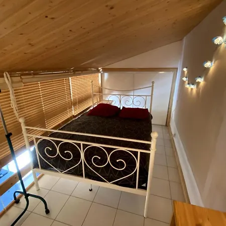 T1 With Mezzanine Bedroom Between Port And Apartment Saint-Martin-de-Re