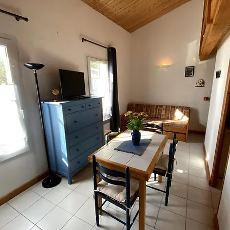 T1 With Mezzanine Bedroom Between Port And