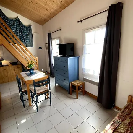 T1 With Mezzanine Bedroom Between Port And Apartment *